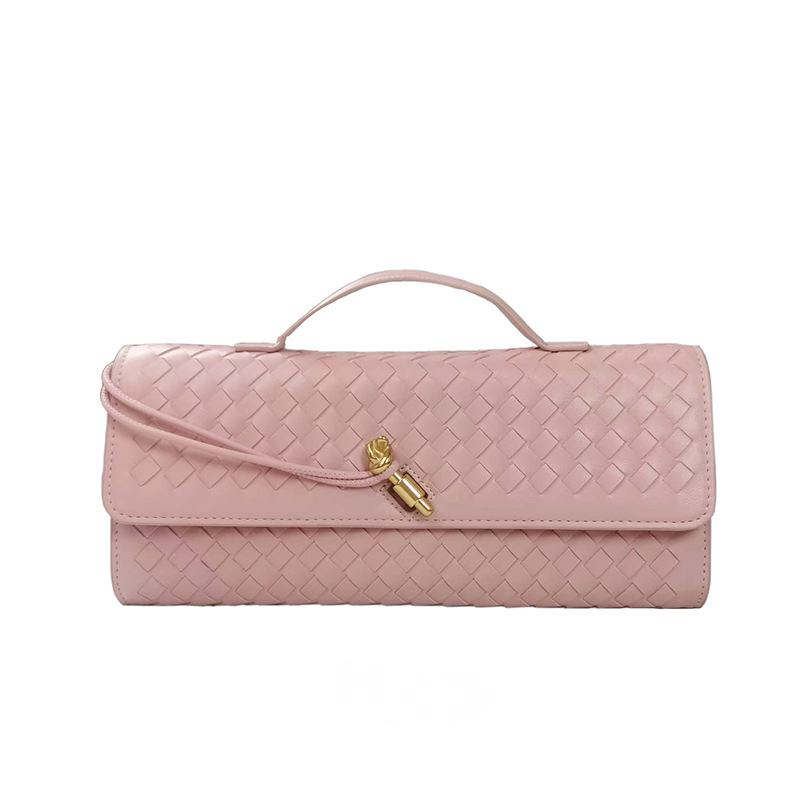 THE KNOT FLAP CLUTCH