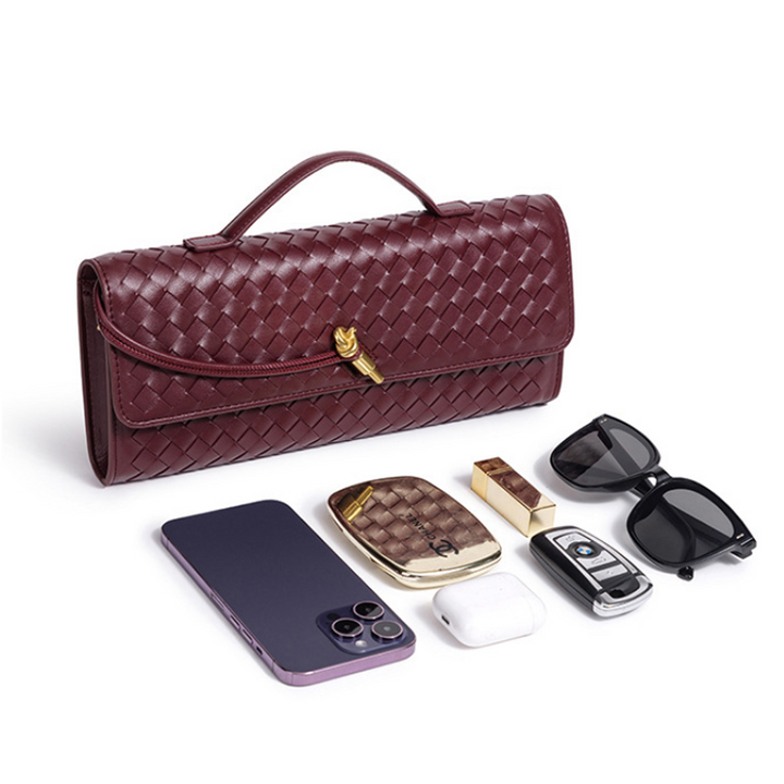 THE KNOT FLAP CLUTCH