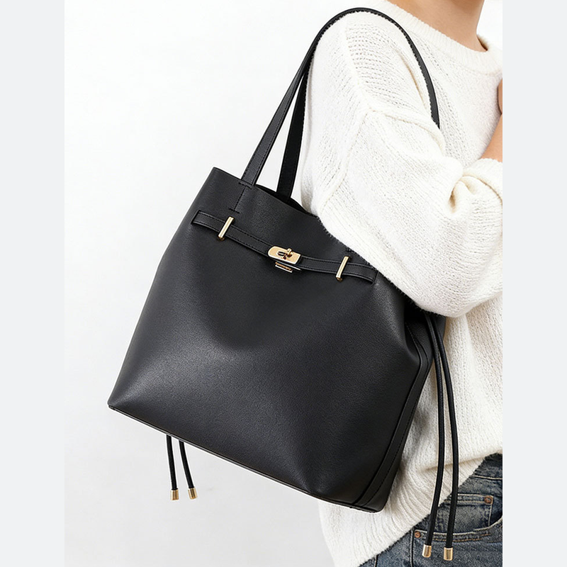 THE BELTED DRAWSTRING SHOPPER