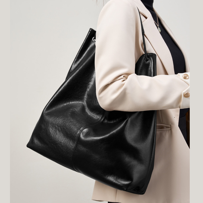 THE FLUID SLOUCH TOTE