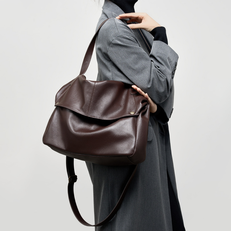 THE HERITAGE FOLD-OVER MESSENGER size chart 2