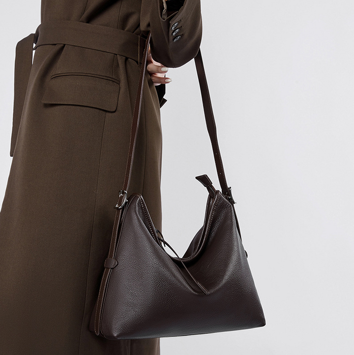 THE RELAXED ARCH HOBO