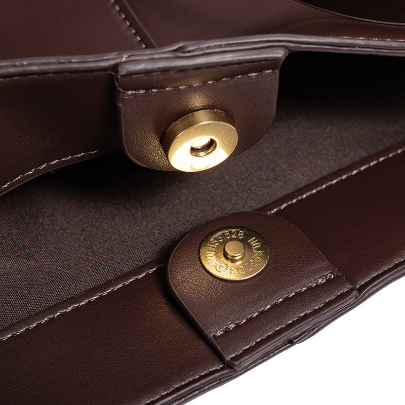 THE OVERSIZED WINGED EXECUTIVE TOTE