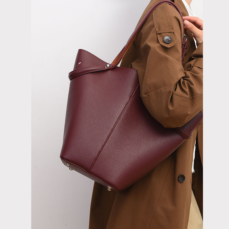 THE DECONSTRUCTED ORIGAMI TOTE