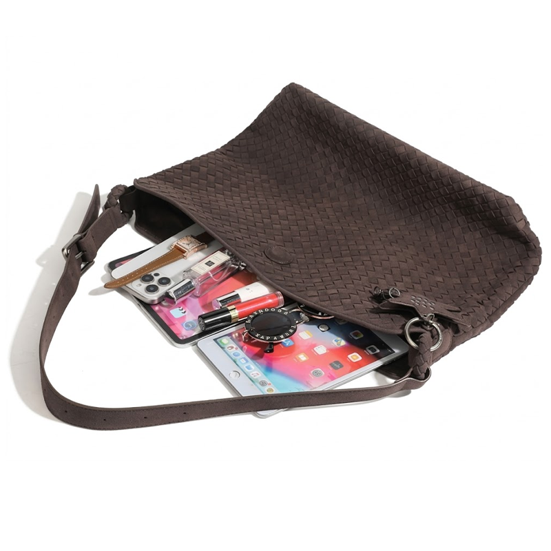 THE FLAP VOLUME TOTE