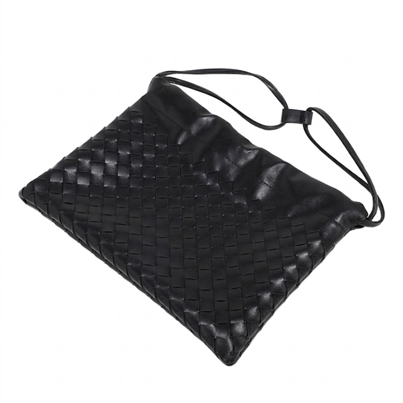 THE DRAWSTRING POUCH