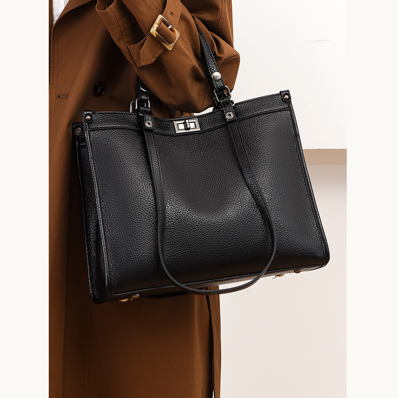 THE HERITAGE LOCK-DETAIL WORK TOTE