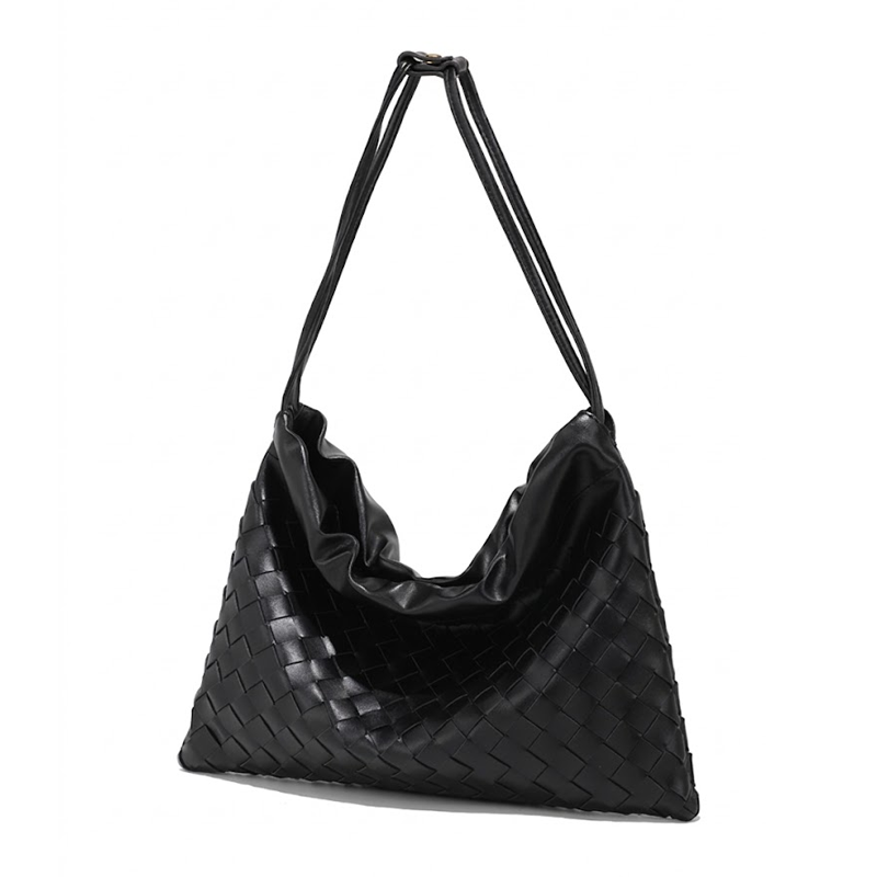 THE DRAWSTRING POUCH