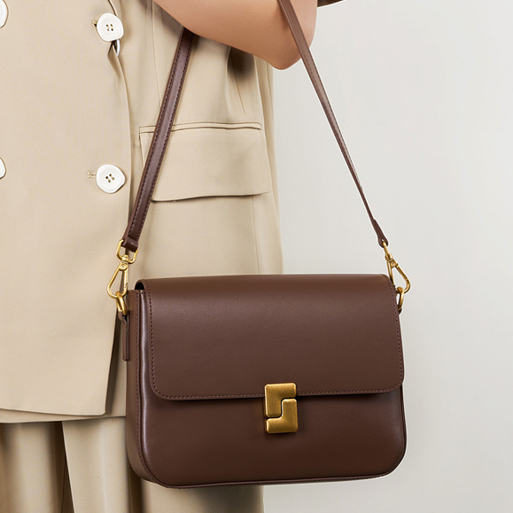 THE DUAL-STRAP VERSATILE FLAP BAG size chart 2