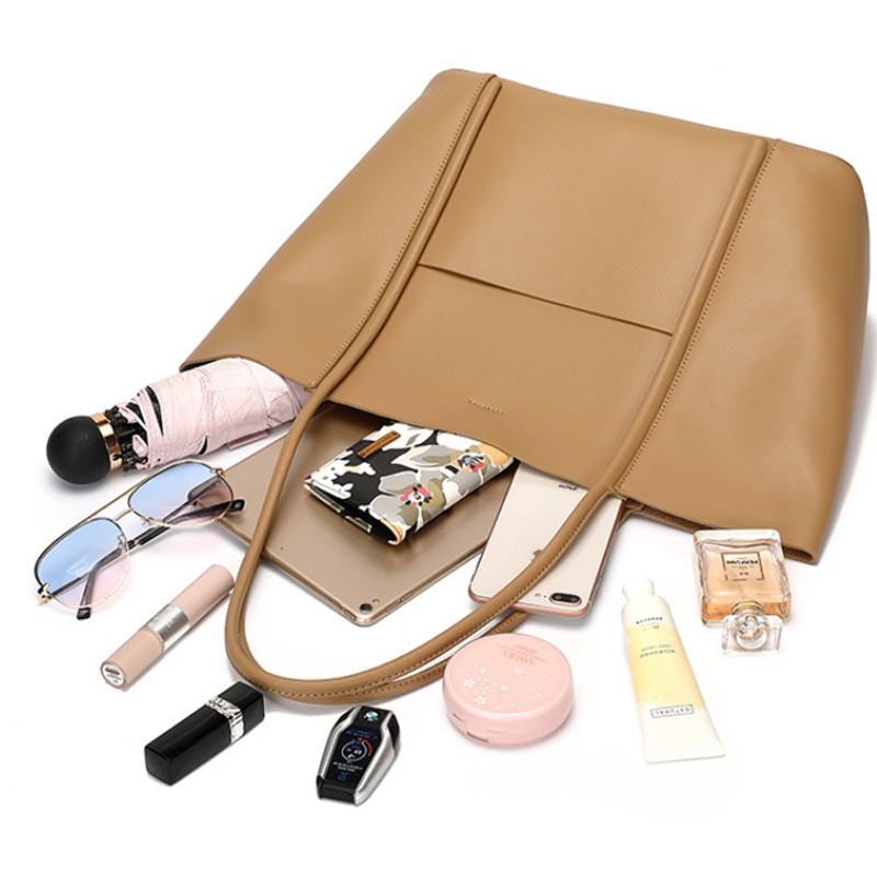 THE ESSENTIAL MINIMALIST TOTE