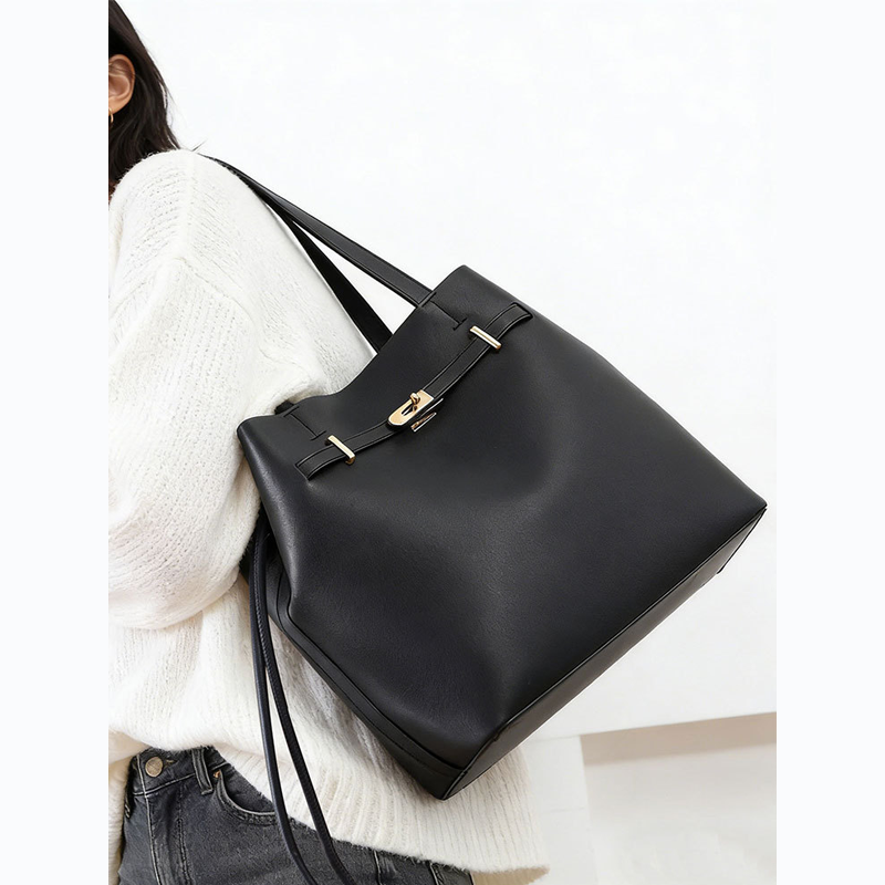 THE BELTED DRAWSTRING SHOPPER