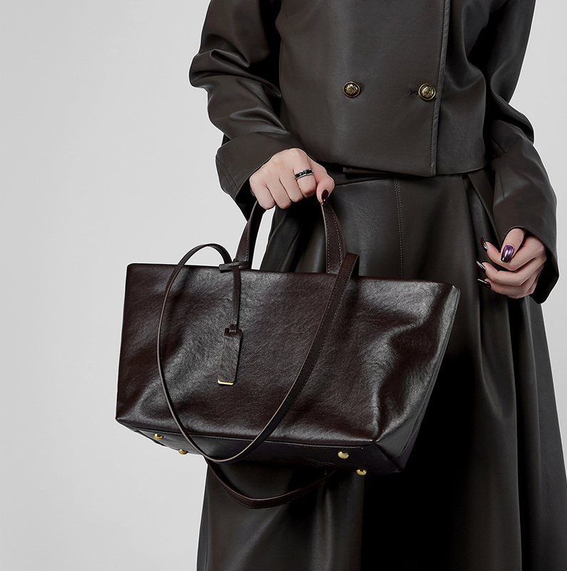 THE ARTISANAL MULTI-COMPARTMENT TOTE