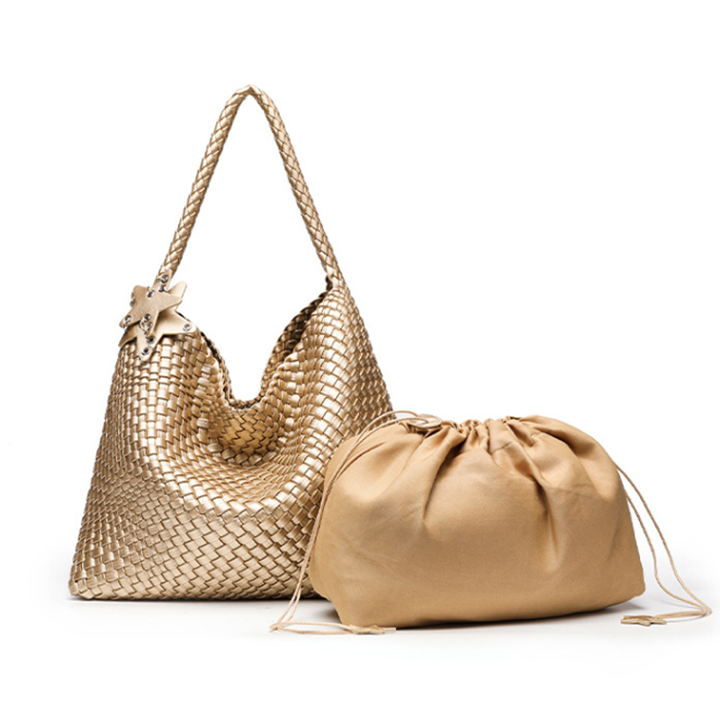 THE STAR VOLUME TOTE