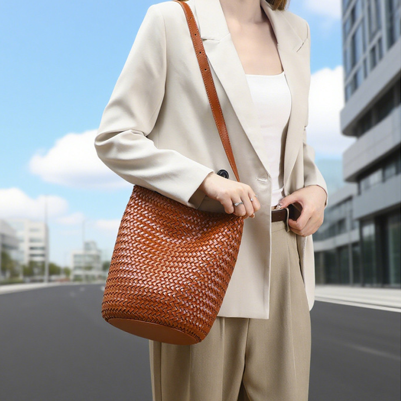 THE SLOUCHY BUCKET