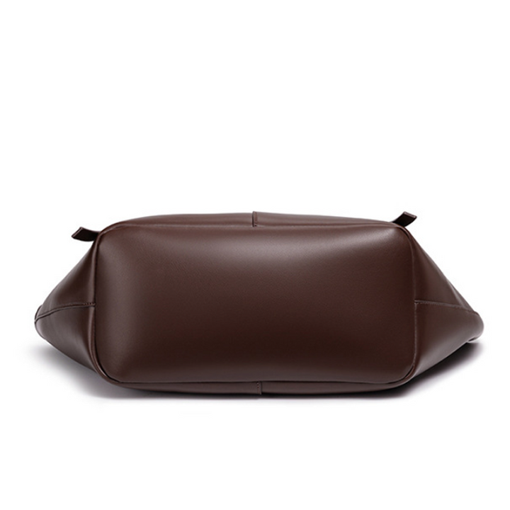 THE OVERSIZED WINGED EXECUTIVE TOTE