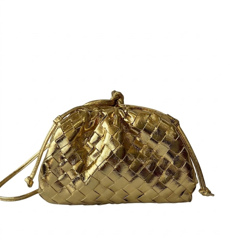 THE NUBE POUCH