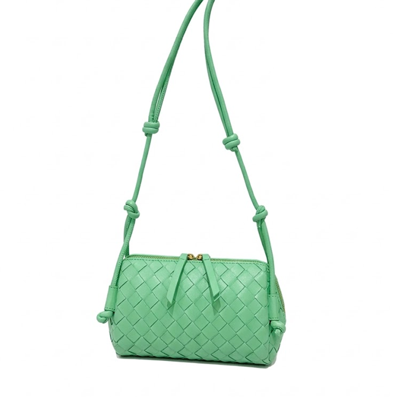 THE KNOT BARREL BAG