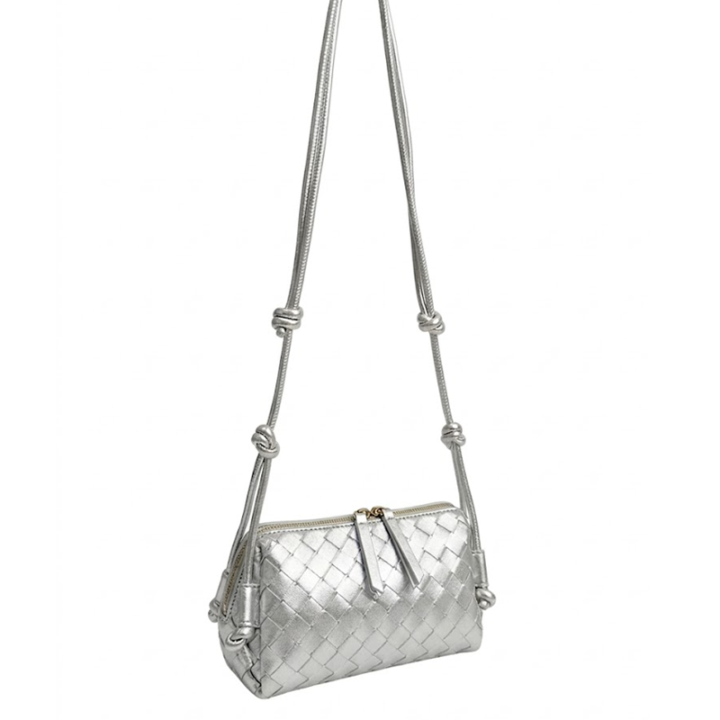 THE KNOT BARREL BAG