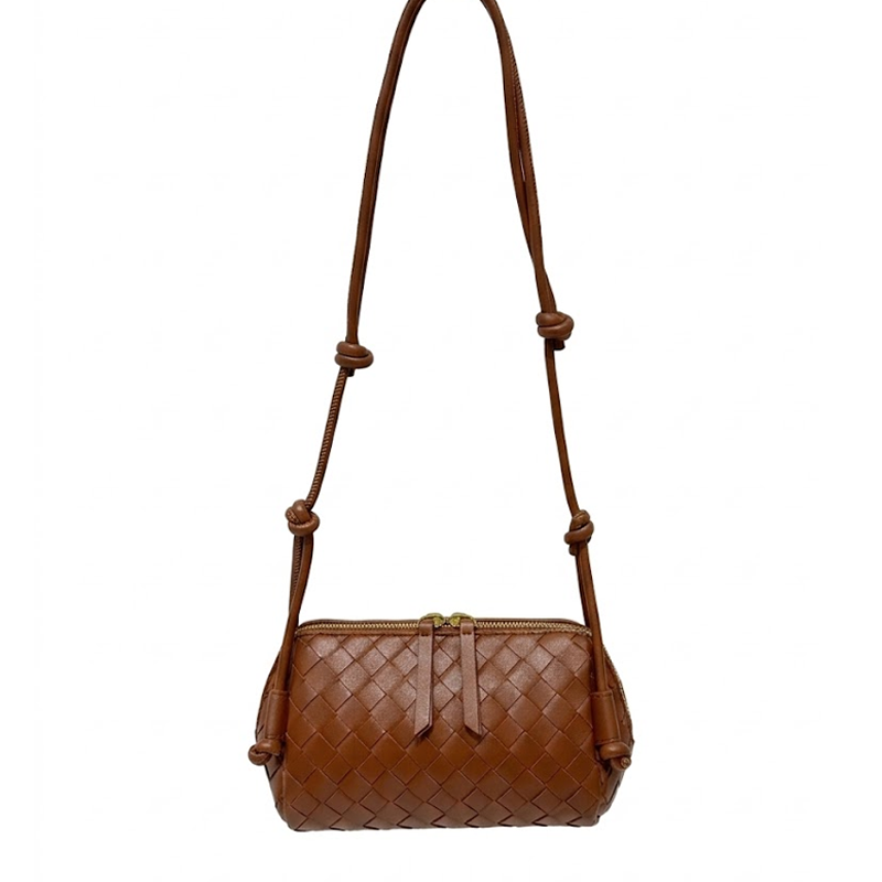 THE KNOT BARREL BAG