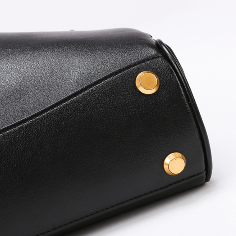 THE TRI-COMPARTMENT EXECUTIVE FLAP BAG