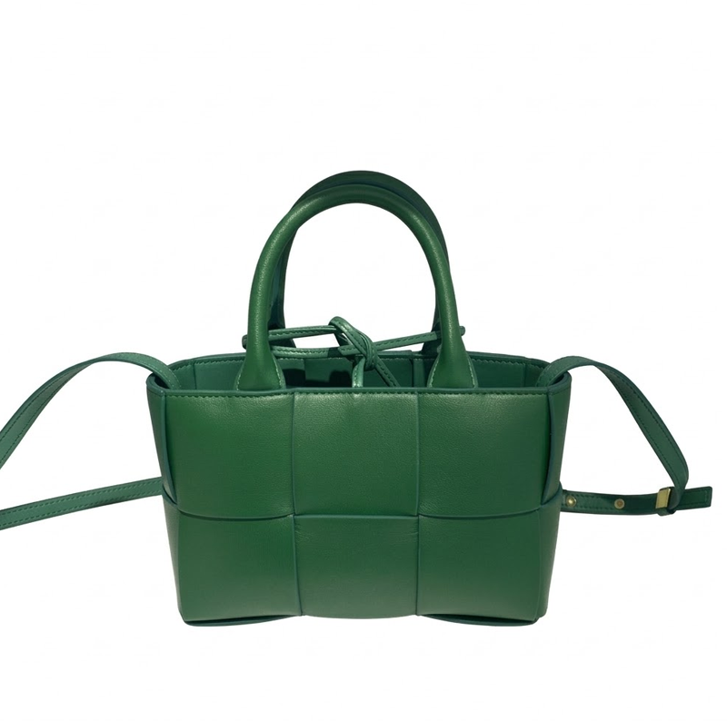 THE SQUARE TOTE
