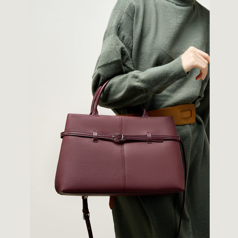THE BELTED BUSINESS TOTE