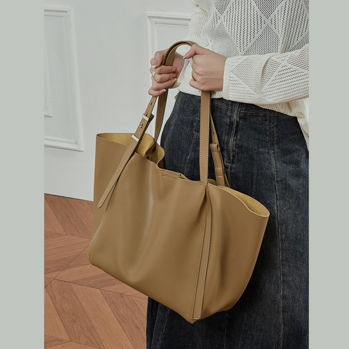 THE MINIMALIST SLOUCH TOTE