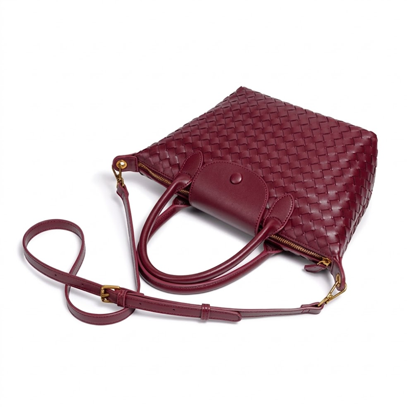 THE FLAP TOTE