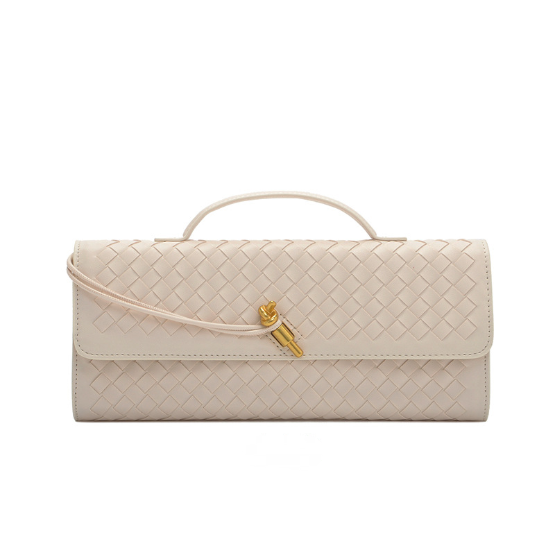 THE KNOT FLAP CLUTCH