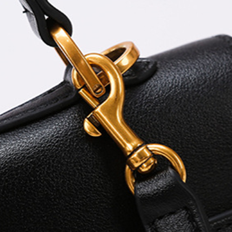 THE TRI-COMPARTMENT EXECUTIVE FLAP BAG