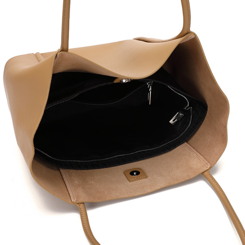 THE ESSENTIAL MINIMALIST TOTE