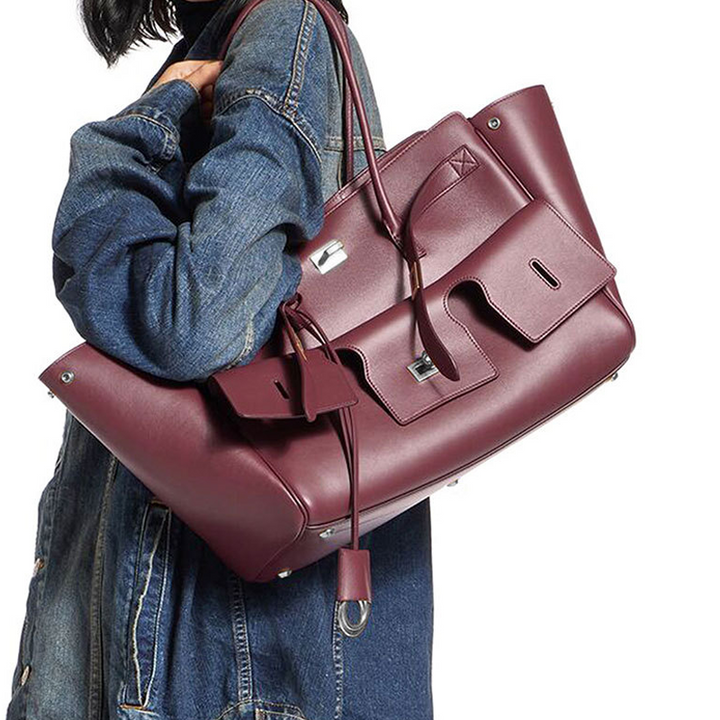 THE MULTI-POCKET DECONSTRUCTED TOTE