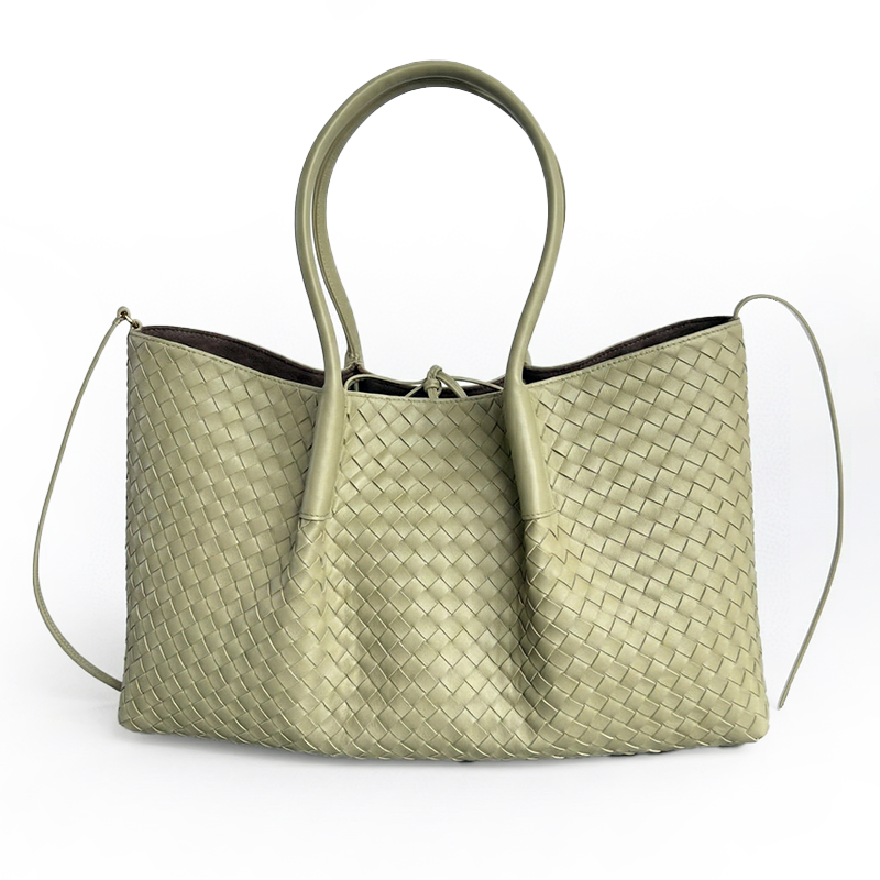 THE AXIS TOTE