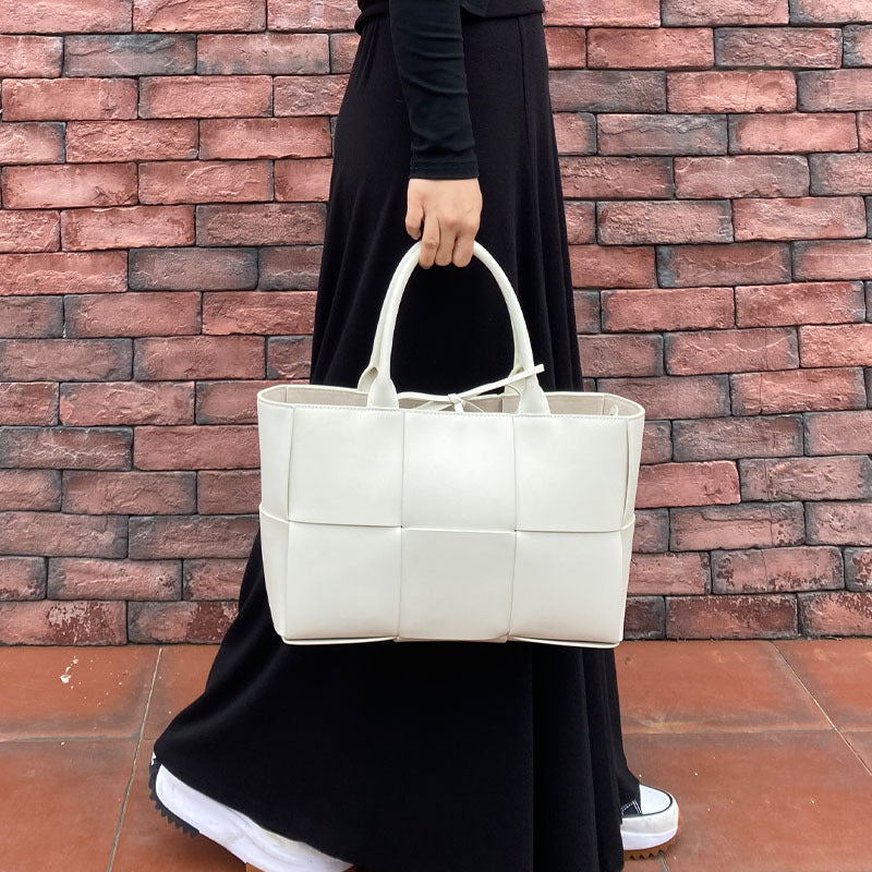 THE SQUARE TOTE