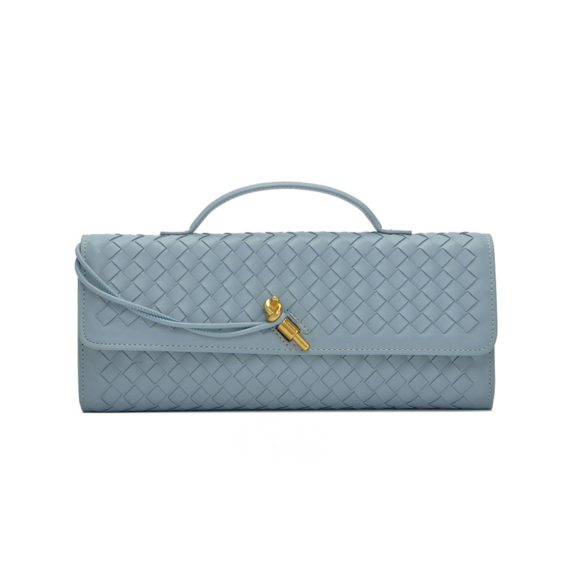 THE KNOT FLAP CLUTCH