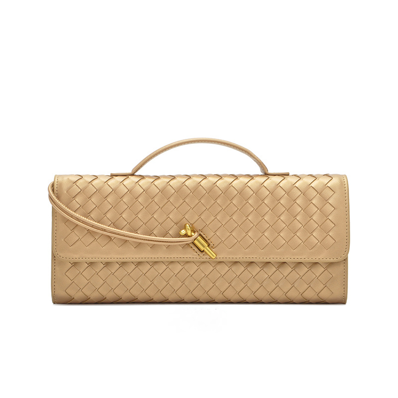 THE KNOT FLAP CLUTCH