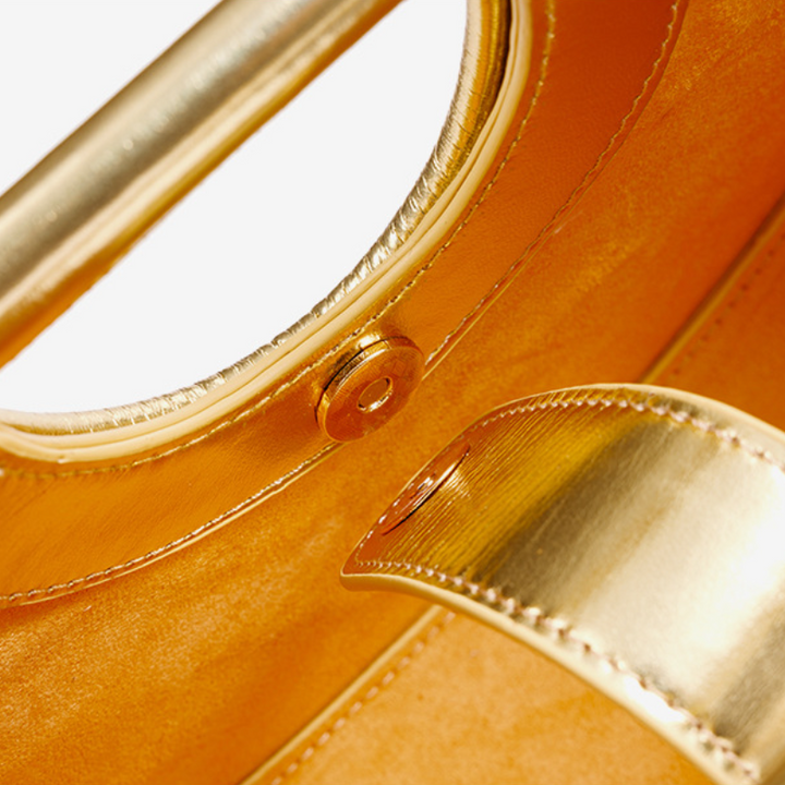THE RADIAL PLEAT ARCHITECTURAL CLUTCH